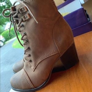 Excellent condition madden girl boots